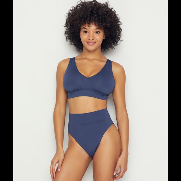 BECCA - Color Code Brook Bikini Bikini Top - Picture 3 of 5